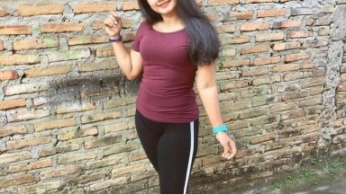 gadis cantik lagi anal omek nya sampek muncrat