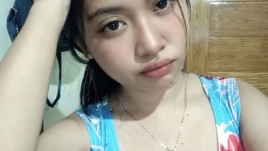 Cewenya Penurut Diajak Main Di Belakang Rumah