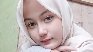 wanita hijab lagi sepong pria