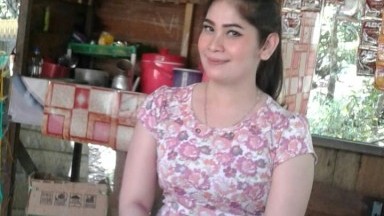 tante lagi gada pelanggan lesbian bareng temannya