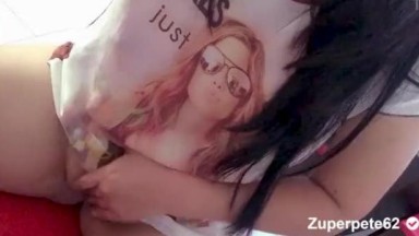 milikku sangat basah dan dia masturbasi ketika suaminya