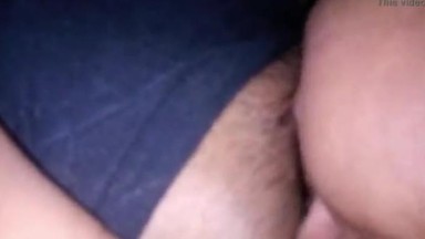 Mereka menghisap vaginaku dan bermain dengan klitorisku