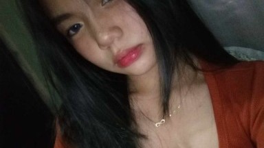 bocil lagi mainin dildo yang sedang sedang