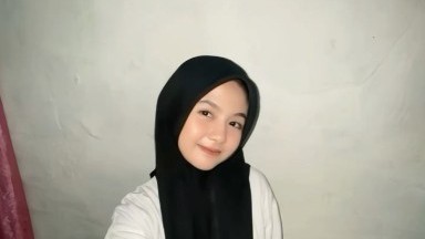 ukhti Nyepong kontol gede di mobil