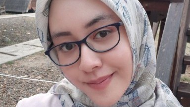 ngawani istri jogging tanpa alas sandal