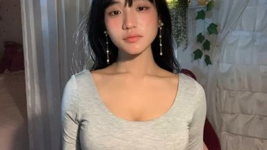 lagi libur main ke kosan ayang dia lagi tidur aku bangunin