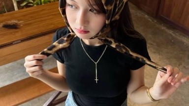 cewek munafik di luar alem di kamar jadi hyper