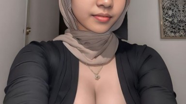 gadis hijab bagus kali badan nya