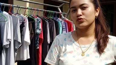 padahal aku masih meraba raba udah basah aja pepek nya