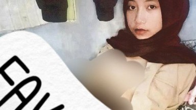 mainin meki pakek botol di kamar mandi