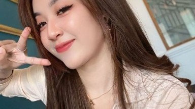 cewek di bayar mahal sama cowok kontol bengkok