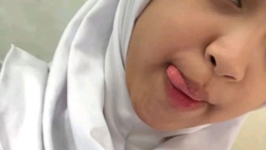 masih sempit banget baru masuk 1 jari