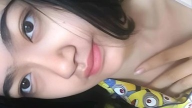 bisa pulak anak cewek ini geram sama pepek nya sendiri