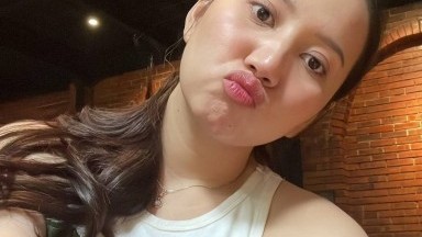 gadis pijat ini membuka celana aku