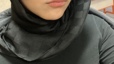 Ukhti Jilbab kesakitan baru dimasukin pertama kali