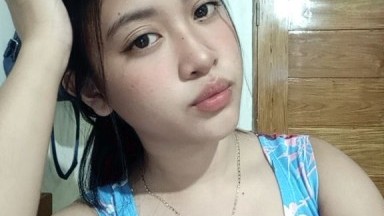 cewek lagi nyepong hebat banget lidah nya