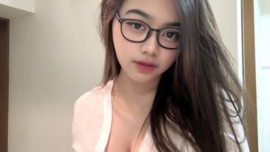 wanita ini di keroyok 2