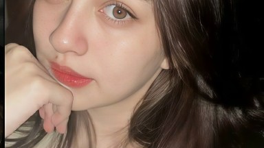 tante Kina Keenakan Colok Memeknya