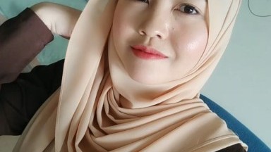 istri nya gamau isep jadi kocok in sendiri biar keras