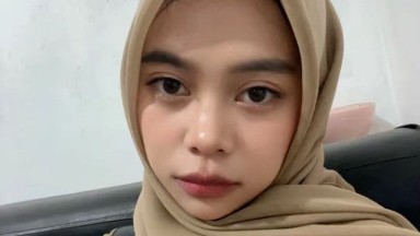 gadis hijab ini penuh dengan nafsu