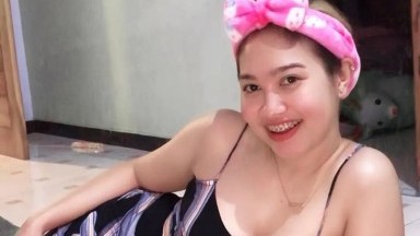 KEntot pmbantu lagi nyuci