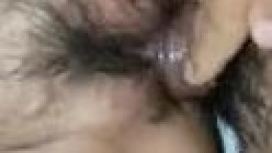 wanita ini sedang menikmati hubungan seks denga jaket berkulit hitam | bokep barat